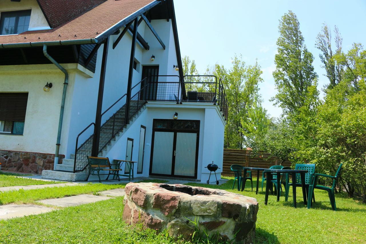Villa Nefelejcs Zamárdi Esterno foto